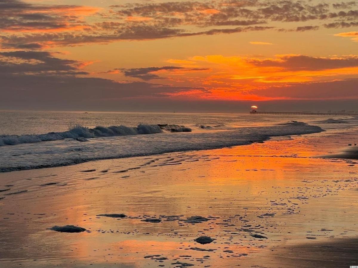 Beautiful Beachfront-Oceanfront First Floor 2Br 2Ba Condo In Cherry Grove, North Myrtle Beach! Renovated With A Fully Equipped Kitchen, 3 Separate Beds, Pool, Private Patio & Steps To The Sand! ภายนอก รูปภาพ
